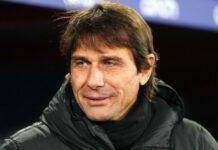 Napoli prosi Conte, aby ten poczekał z podjęciem decyzji o przyszłości