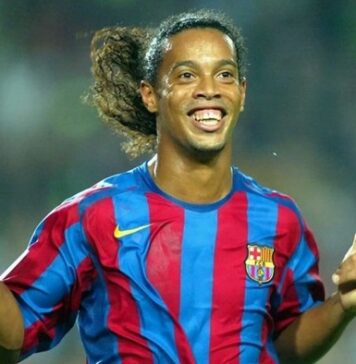 „Teraz kolej na niego” – Ronaldinho zachwyca się piłkarzem Barcelony