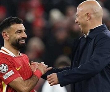 Arne Slot chwali Salaha, porównując do go legendy futbolu