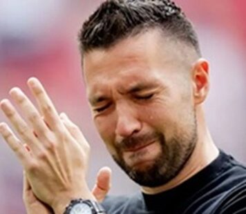 Trener Ajaxu zdecydował się opuścić klub