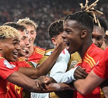 Dziewięć goli i awans Hiszpanii do finału