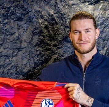 Loris Karius pozostaje lojalny wobec FC Schalke 04