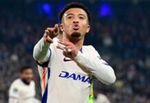 Jadon Sancho ubierze biało czarną koszulkę