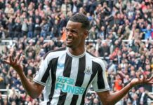 Napastnik Newcastle nadal sprawia kłopoty swojemu klubowi