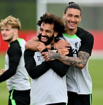 Salah żegna się z kolegą po jego przenosinach do Al Hilal