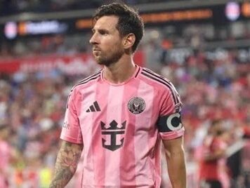 Legendarny Argentyńczyk zostaje w piłce nożnej na najwyższym poziomie