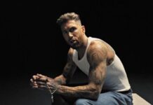 Legendarny piłkarz oszałamia kibiców muzycznym debiutem