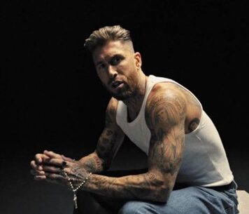 Legendarny piłkarz oszałamia kibiców muzycznym debiutem